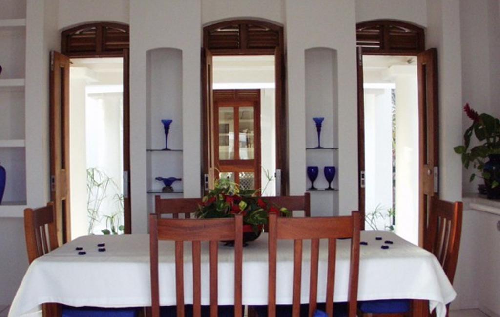 Being Villa Plymouth Exterior foto